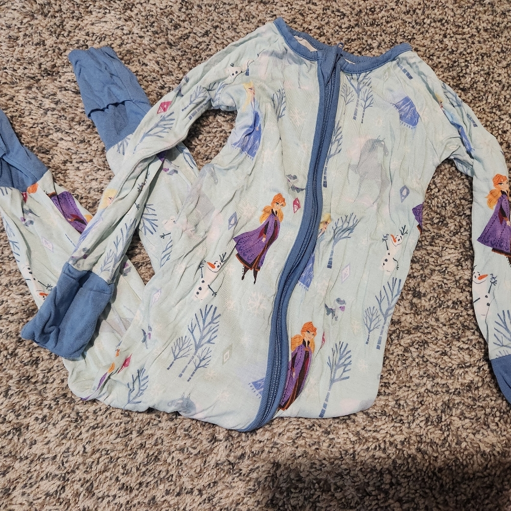 Little sleepies Elsa and Anna frozen zippy